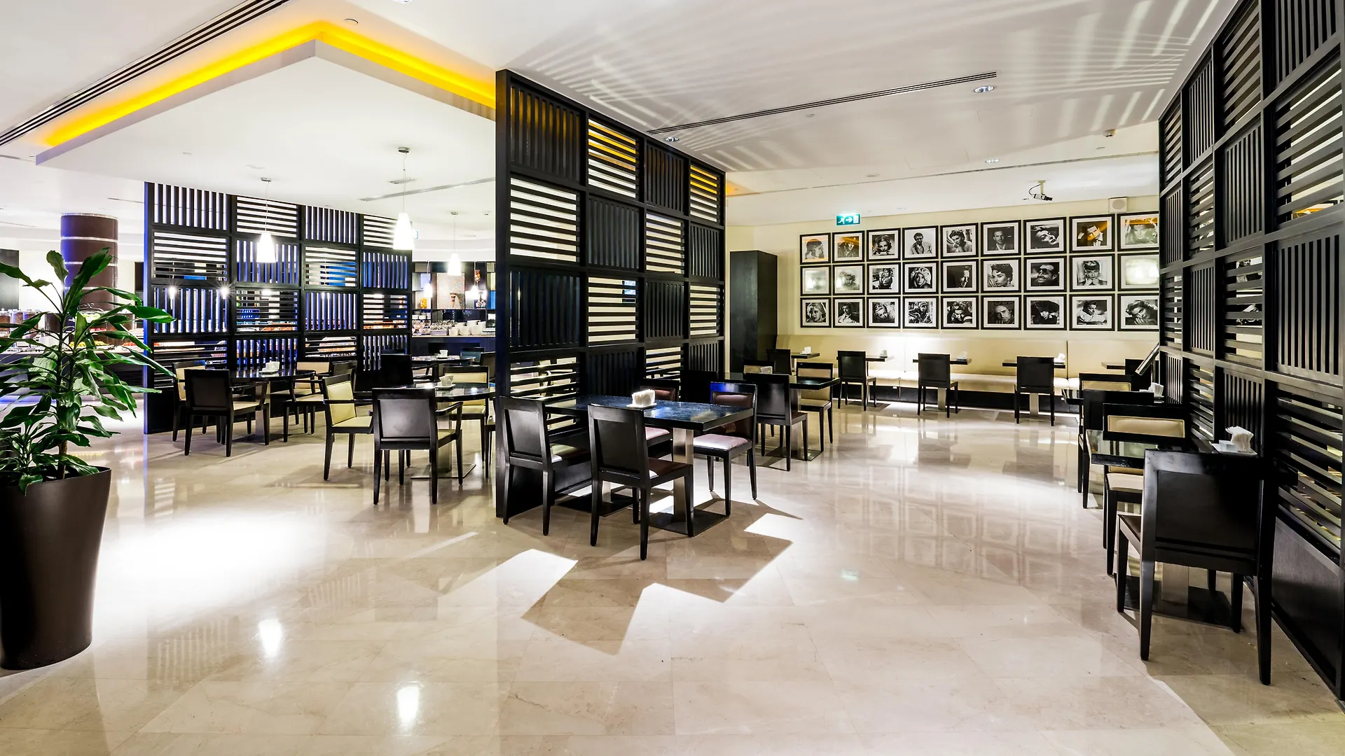 Hotel Holiday Inn Express Dubai Airport By Ihg