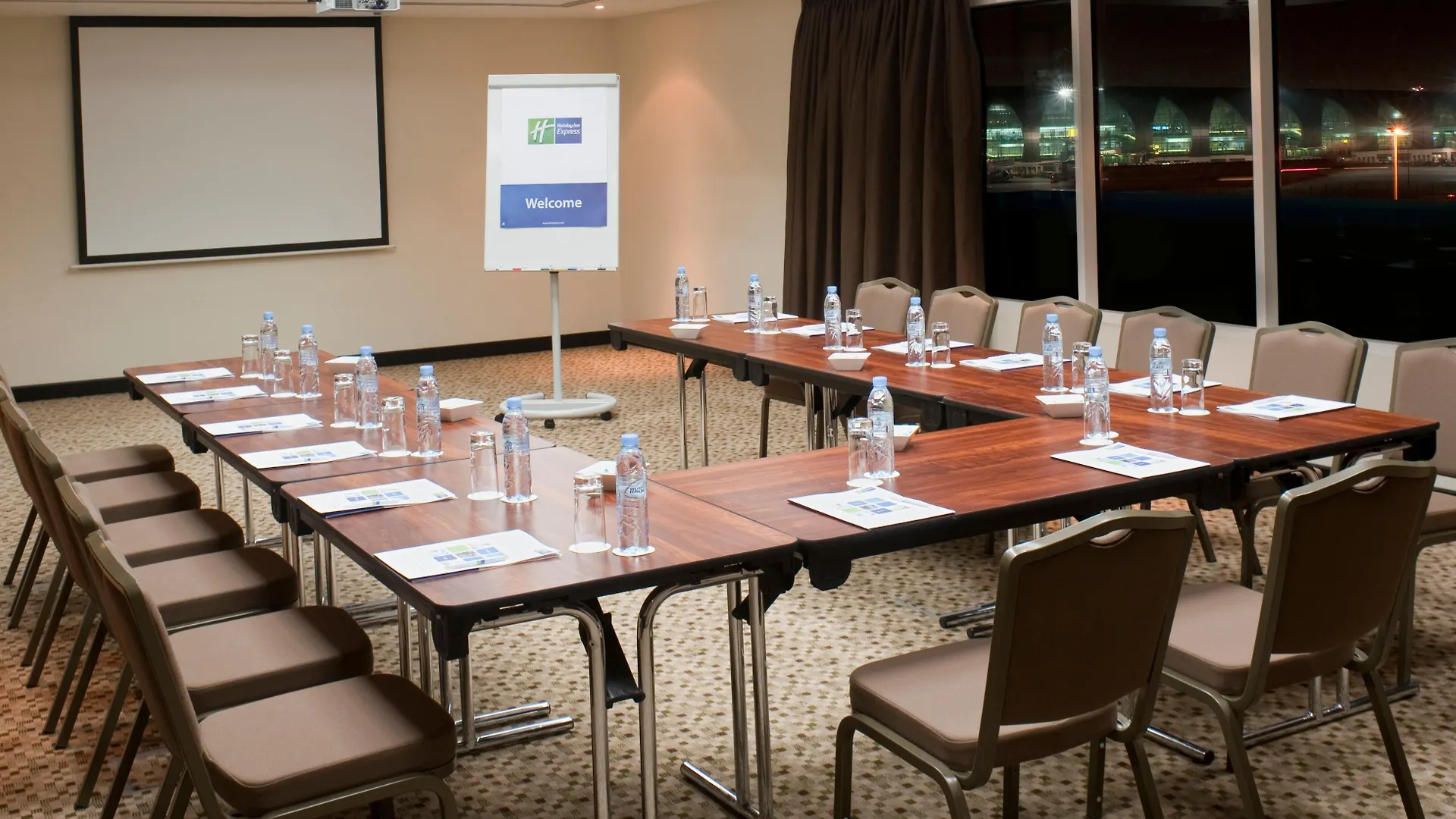 *** Hotel Holiday Inn Express Dubai Airport By Ihg Forenede Arabiske Emirater