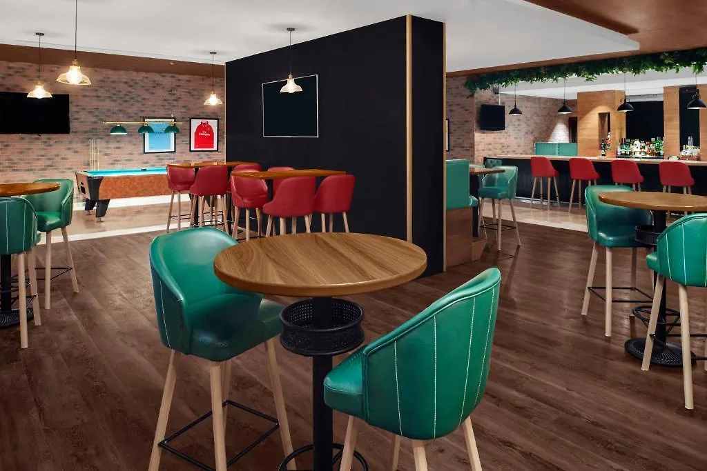 Holiday Inn Express Dubai Airport By Ihg Hotel
