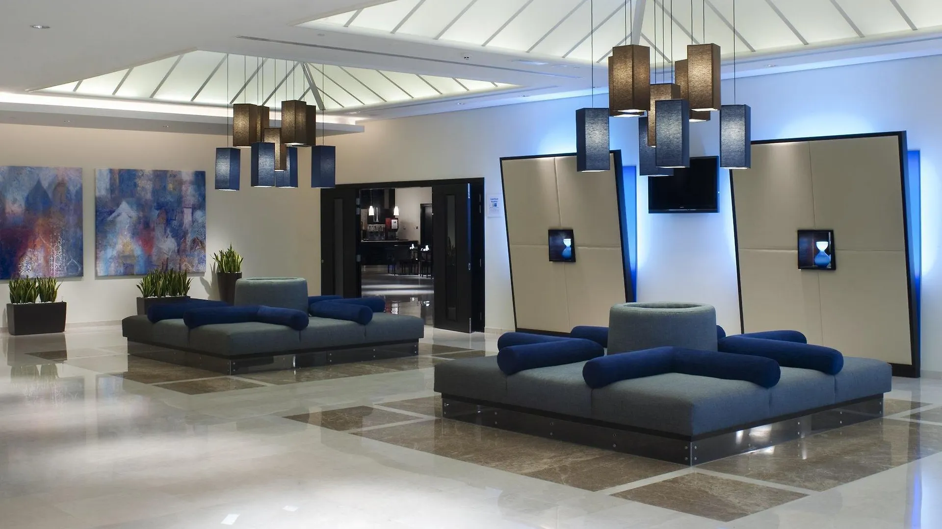 Holiday Inn Express Dubai Airport By Ihg 3*,