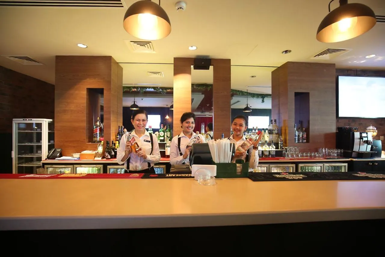 Holiday Inn Express Dubai Airport By Ihg Hotel