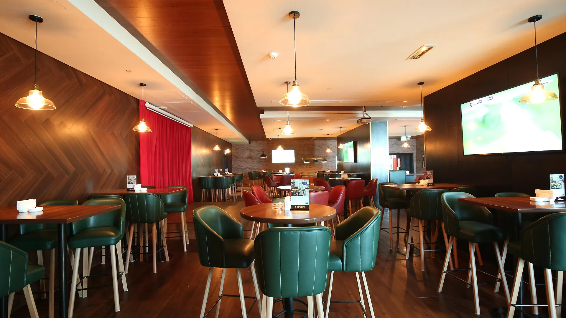 Holiday Inn Express Dubai Airport By Ihg 3*,