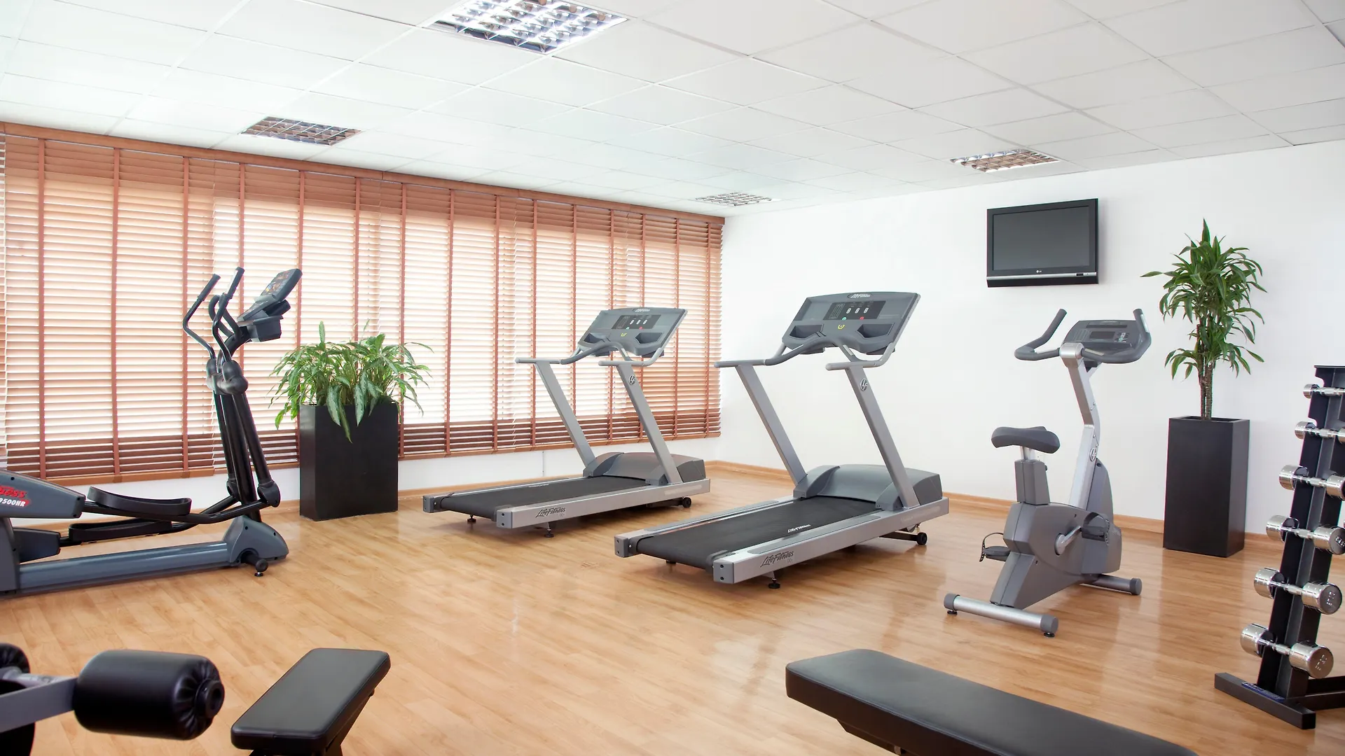 Holiday Inn Express Dubai Airport By Ihg Hotel