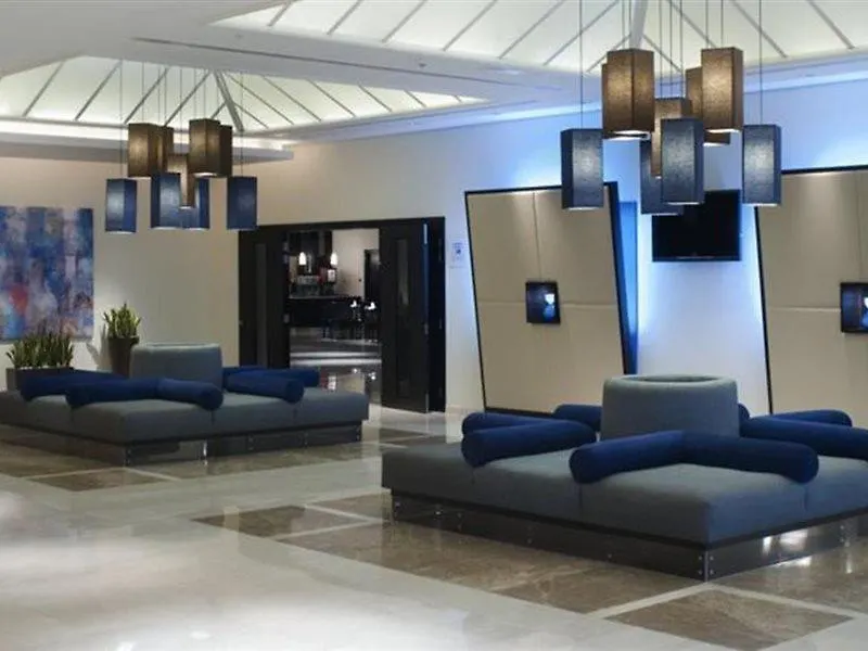 Holiday Inn Express Dubai Airport By Ihg