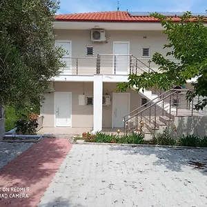 κάντε κράτηση εδώ
