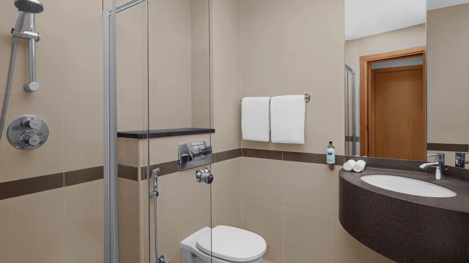 Holiday Inn Express Dubai Airport By Ihg Hotell