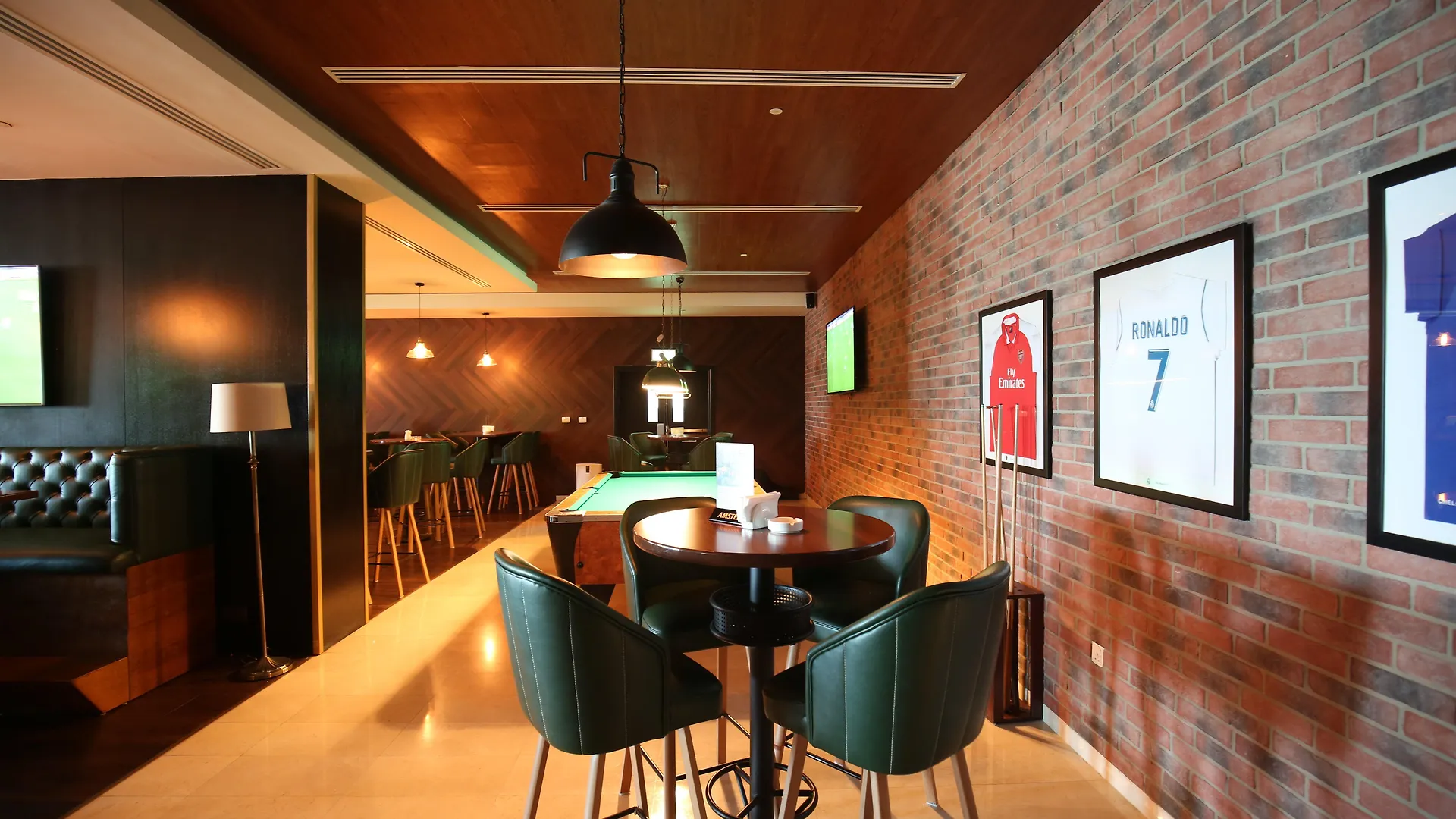 Hotel Holiday Inn Express Dubai Airport By Ihg