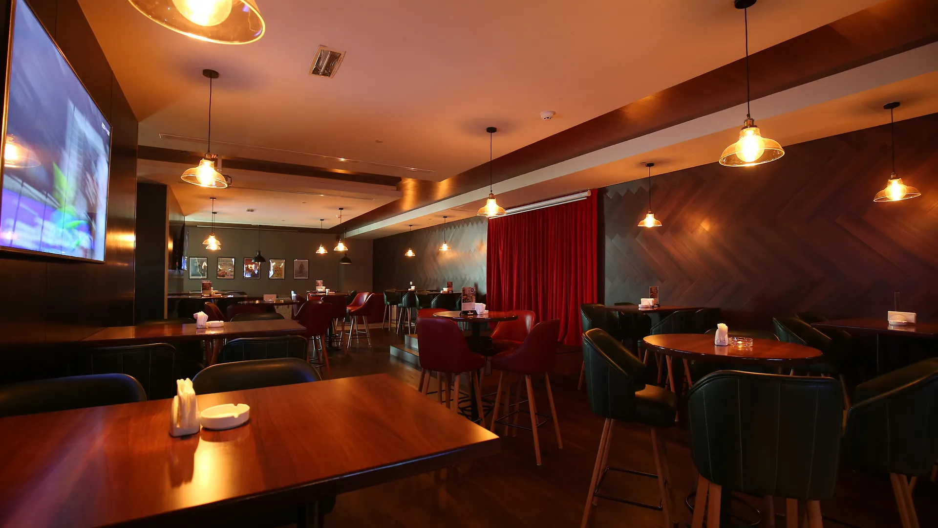 Holiday Inn Express Dubai Airport By Ihg