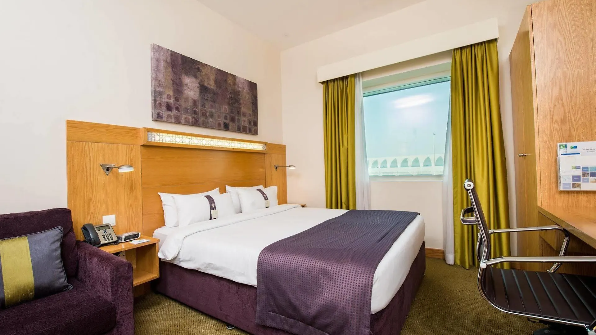 Holiday Inn Express Dubai Airport By Ihg 3*,