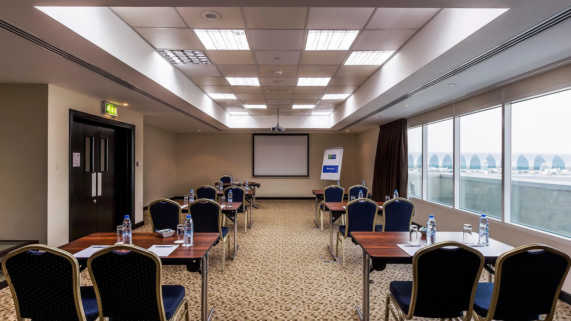 Holiday Inn Express Dubai Airport By Ihg 3*,