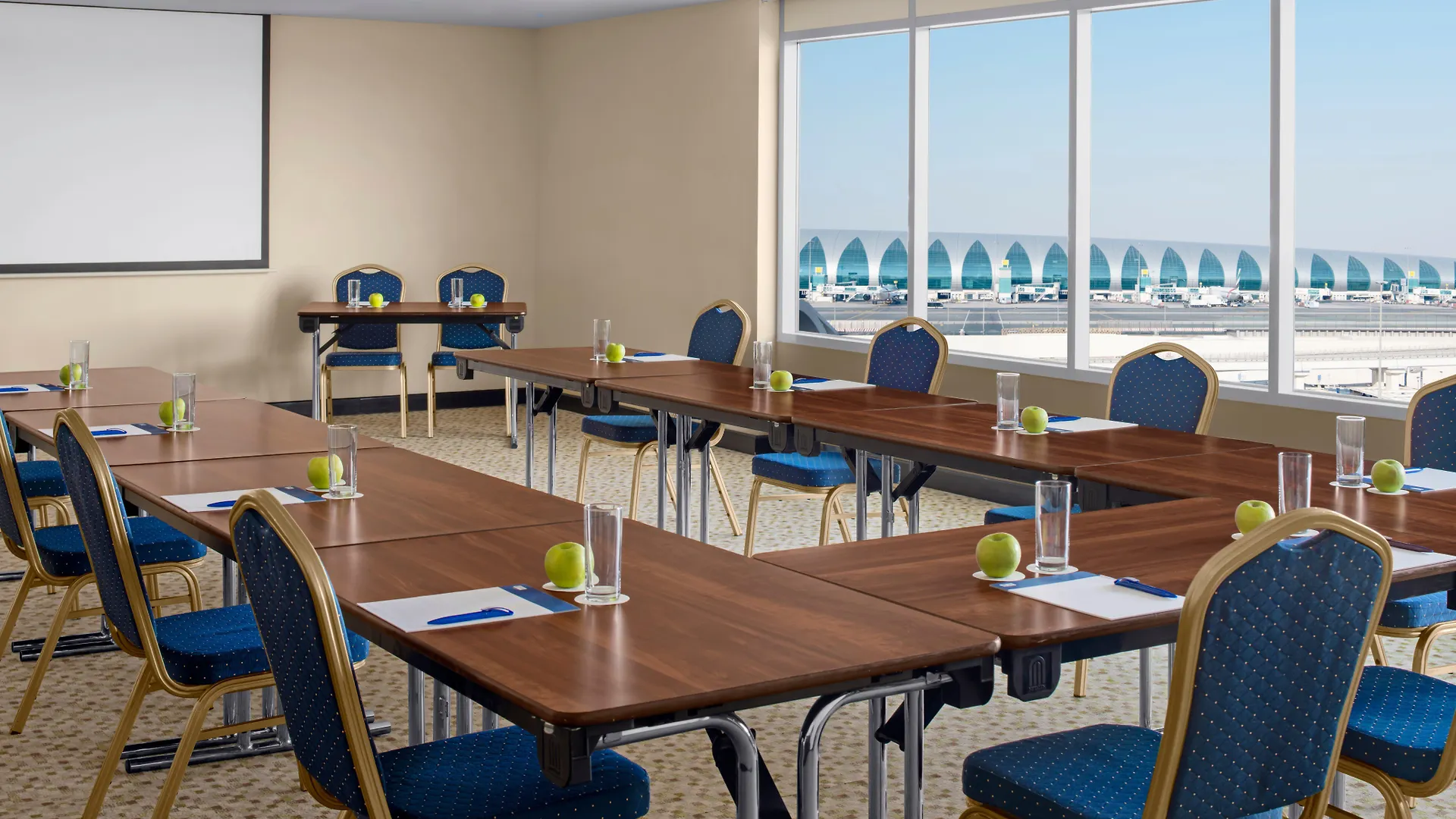 Holiday Inn Express Dubai Airport By Ihg 3*,  United Arab Emirates